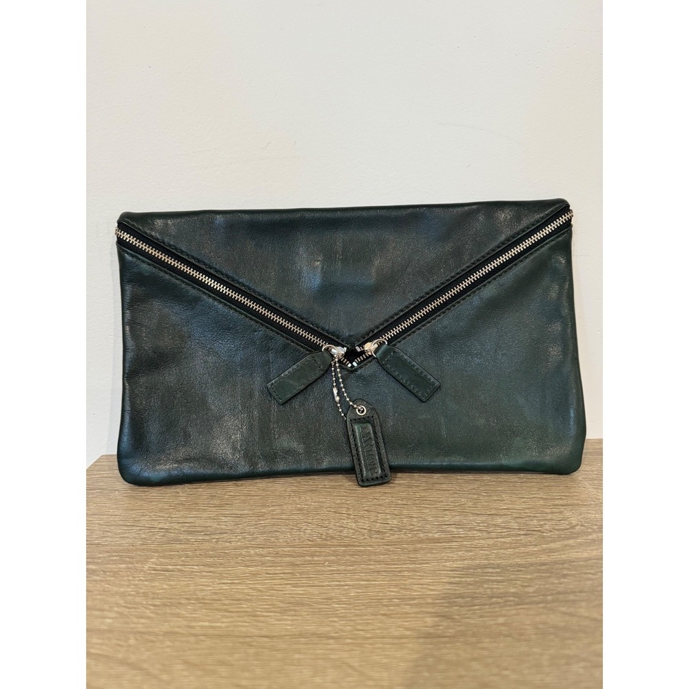 Danier‎ Dark Green Genuine Leather Envelope Clutch V-Zipper Bag